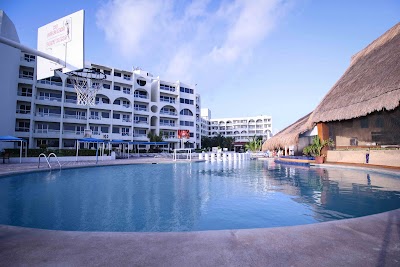 Aquamarina Beach Hotel Cancun photo