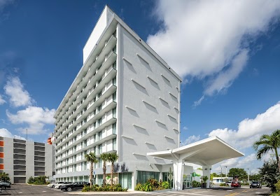 DoubleTree by Hilton Miami North I-95 photo