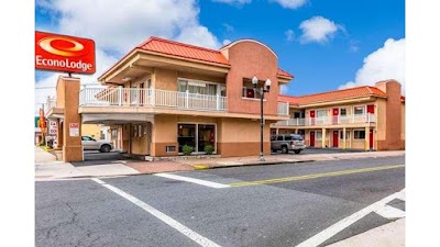 Econo Lodge Beach and Boardwalk photo